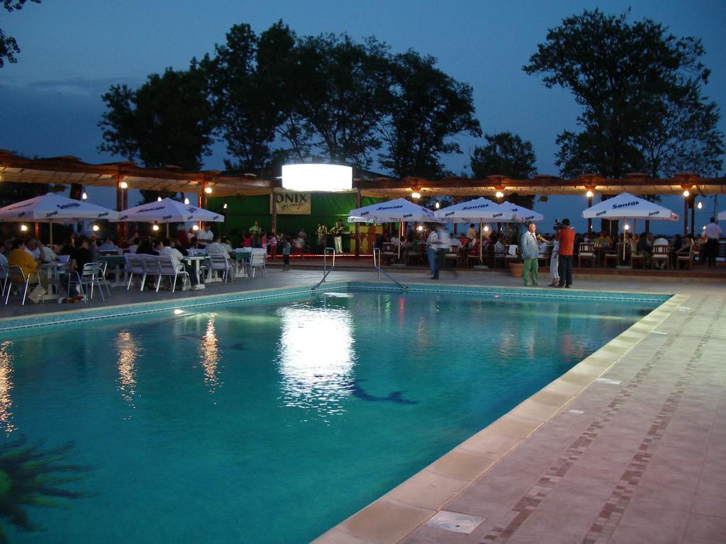 Hotel Central Mamaia Exterior photo